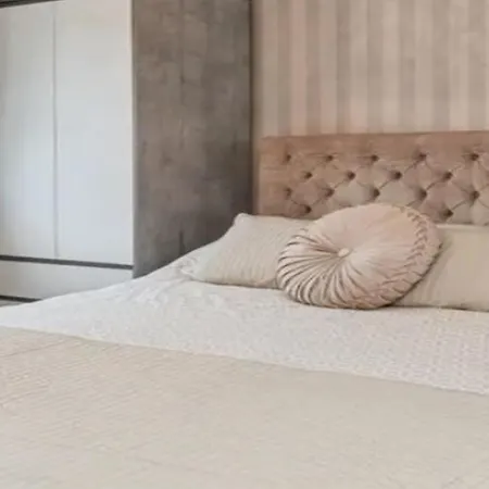 Holiday home Loneryluxuryhome Chantignan